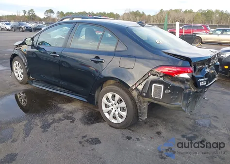 2022 Toyota Corolla Le z USA, uszkodzony, nr VIN JTDEPMAEXNJ212411